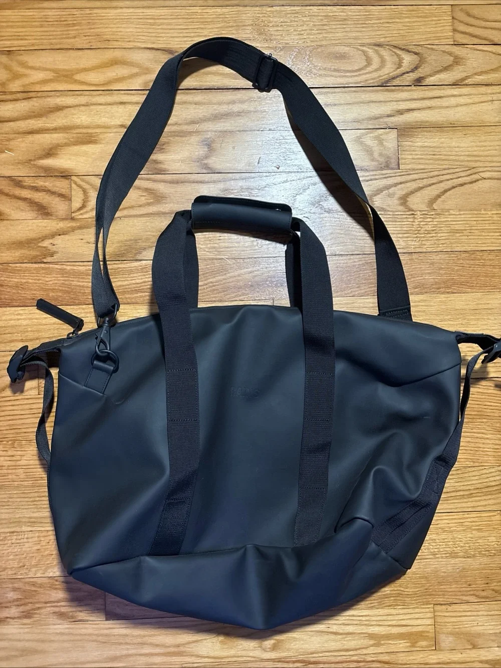 RAINS Weekend Bag, Small, Black Excellent condition 21”